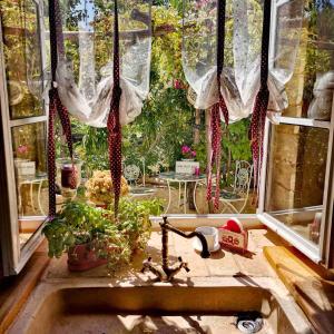 Villa Festina Lente - cosy & authentic villa with private heated pool