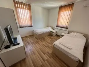 Apartmani Nikolić - Radalj
