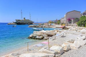 Apartments by the sea Sumpetar, Omis - 13324