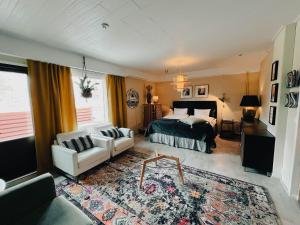 Pieni lomahuoneisto ja ulkoporeallas