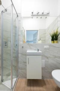 Wspólna 54A - Red - Good Apartments