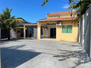 Casa com piscina IpanemaPR