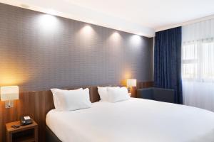 Hotels Holiday Inn Express - Marseille Airport, an IHG Hotel : Chambre Lit King-Size Standard