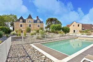 Hotels Hotel & Restaurant - Le Manoir des Cedres - piscine chauffee et climatisation : photos des chambres