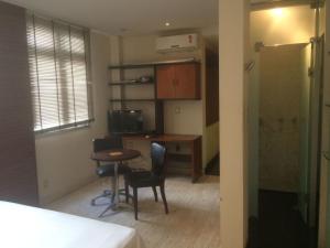 Perto de Ipanema, 250 metros da praia, entre postos 5 e 6