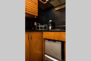 Perto de Ipanema, 250 metros da praia, entre postos 5 e 6