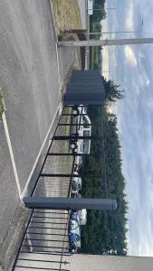 4 bed bungalow near Airport