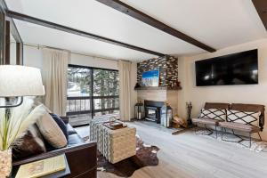 Luxurious 2 Bedroom Base Camp Condo - Steps from Kirkwood Village condo