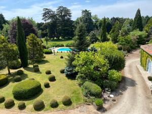 B&B / Chambres d'hotes Le logis de Lasteyrie : photos des chambres