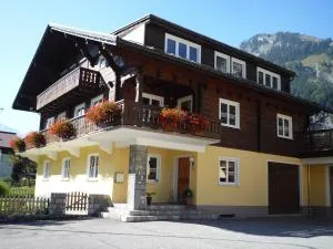 Haus Radona - Ausserwald