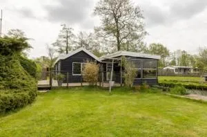 Buiten Huisje aan de Vaart 1 - Matsloot