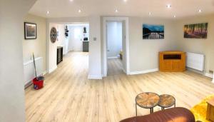 mySTAYINN Tomnahurich 3 Bedroom House