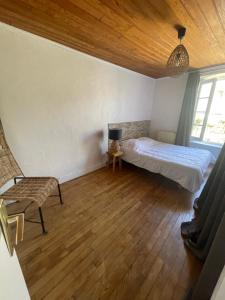 Yvana au cœur de la ville close