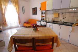 Apartments with WiFi Split - 4856