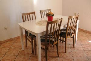 Apartments with a parking space Podstrana, Split - 4894