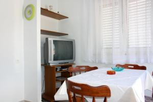 Apartments with a parking space Rogoznica - 4865