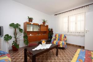 Apartments by the sea Kampor, Rab - 5058