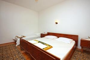 Apartments by the sea Kampor, Rab - 5058