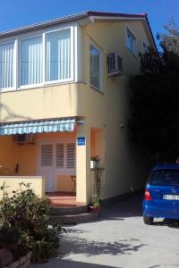 Family-friendly apartments with swimming pool Banjol, Rab - 5007 