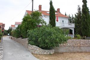 Apartments with a parking space Barbat, Rab - 4962 