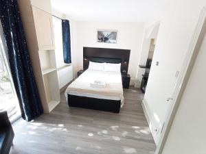 The Oak Studio -Self contained one bed studio flat