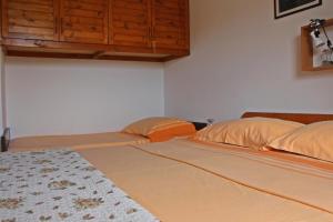 Apartments by the sea Cove Piskera, Solta - 5175