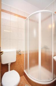 Apartments with a parking space Barbat, Rab - 5002