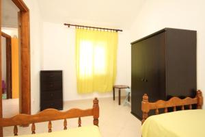 Apartments with a parking space Rukavac, Vis - 8848