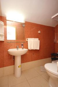 Apartments by the sea Podstrana, Split - 8442