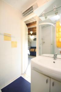 Family friendly house with a swimming pool Talez, Vis - 8850