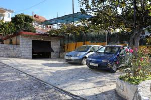 Apartments by the sea Trogir - 10342