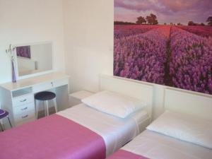 Seaside family friendly house with a swimming pool Poljica, Trogir - 8661