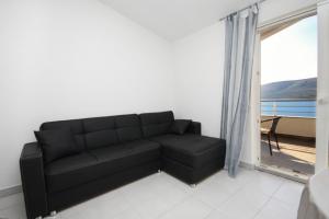 Seaside family friendly house with a swimming pool Poljica, Trogir - 8661