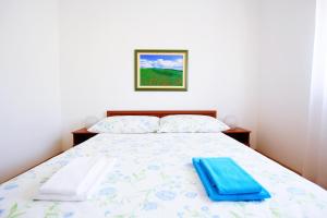 Apartments with a parking space Seget Donji, Trogir - 11171