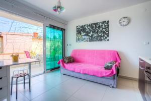 Apartments by the sea Rogac, Solta - 11220