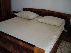 Two-Bedroom Apartment with Terrace room in Apartments with WiFi Split - 11312