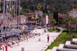 Apartments by the sea Maslinica, Solta - 11422