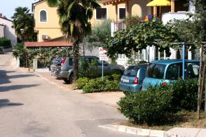 Apartments by the sea Umag - 2528
