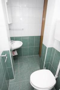 Apartments by the sea Podaca, Makarska - 2575