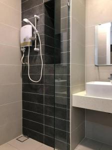 Pavilion Premier Suite Puchong - 6-7pax 3R2B