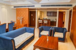 Golden Sarovar Portico