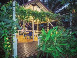Timba Garden FREE TOWN AND JETTY TRANSPORT