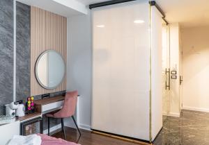 9 Nine - Luxury Apartments & Suites