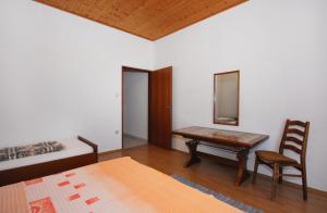 Apartments with parking space Supetarska Draga - Donja, Rab - 5060