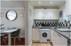 Wells City Centre, Quiet Mews House, sleeps 6