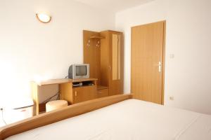 Apartments by the sea Podstrana, Split - 8442