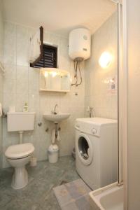 Apartments with a parking space Rukavac, Vis - 8838