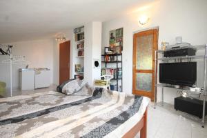 Apartments with a parking space Rukavac, Vis - 8864