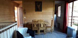 Chalets Chalet cocody jacuzz : photos des chambres