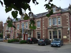 Lovat Arms Hotel